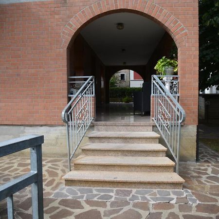 Villa Ferrari Oriella ソリニャーノ・ヌオーヴォ エクステリア 写真